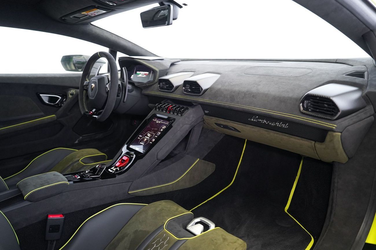 Lamborghini Huracan STERRATO 5.2L V10