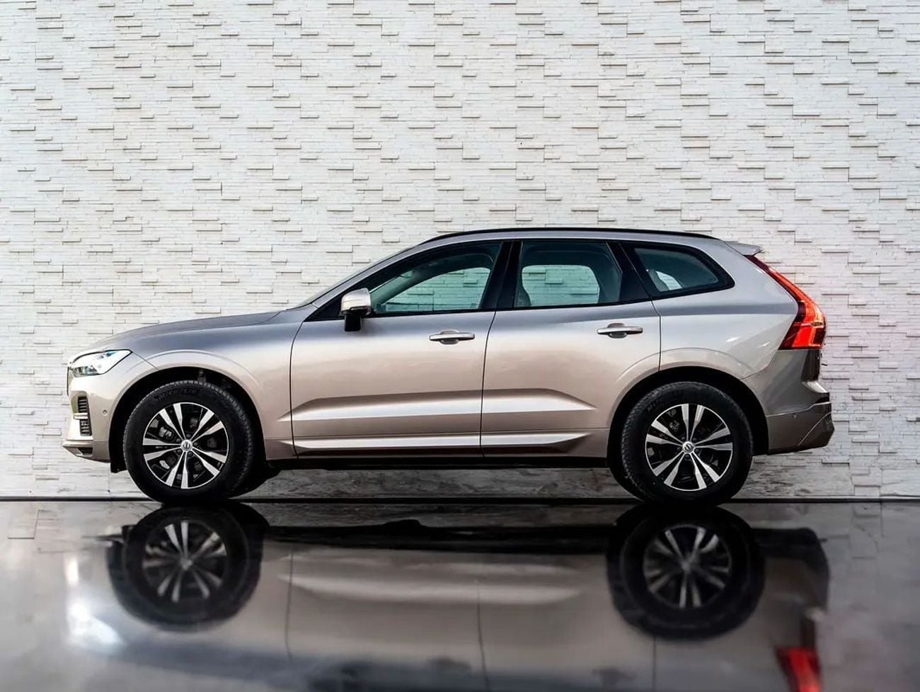 Volvo XC60 ESSENTIAL Volvo XC60 2024