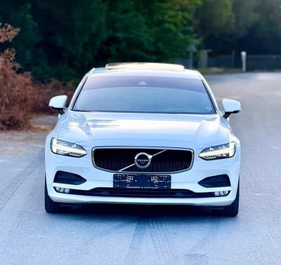 فولفو S90 MOMENTUM فولفو S9 T5 خليجي موديل بحالة الوكالة استخدام مالك اول فل اوبشن