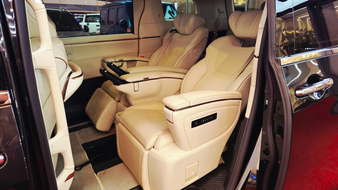 لكزس LM 350h STD (NON GCC)