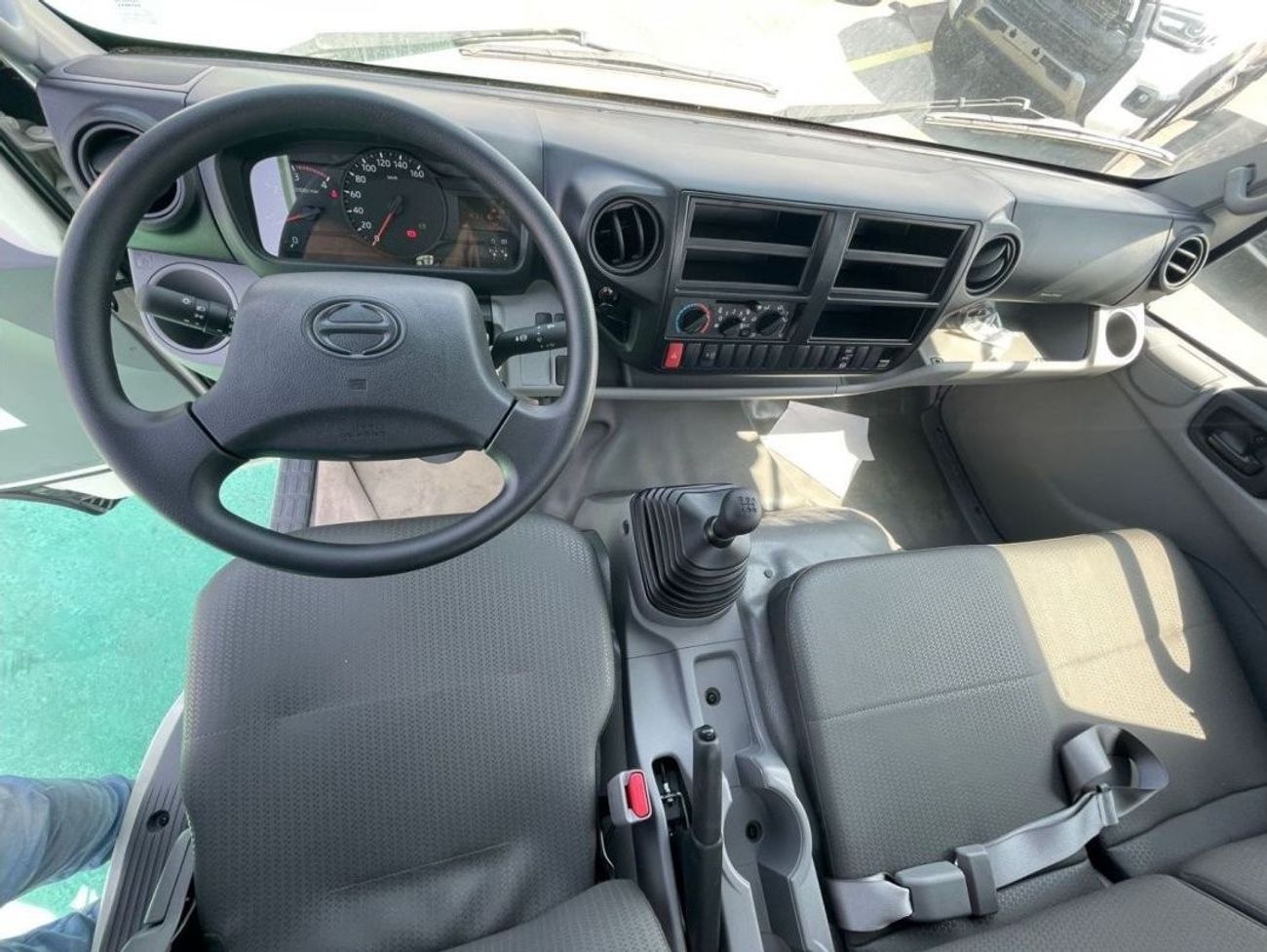 Hino 300 2023 Hino 714 with Box 4Tons Diesel Manual