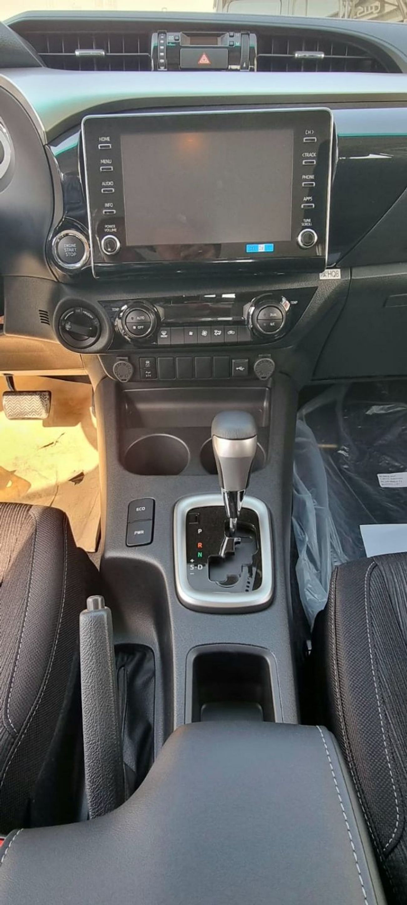 Toyota Hilux TOYOTA HILUX 2.4L DIESEL GLX 4X4 FULL OPTION MY 2025