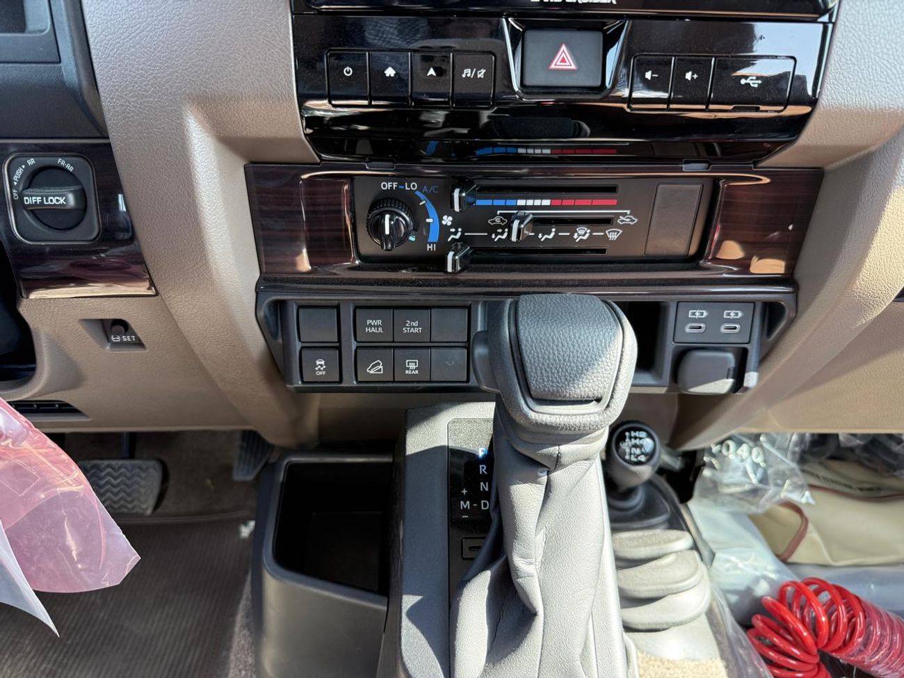 تويوتا لاند كروزر 70 Toyota LC 5 Door 2.8L 2025 AT Full Diesel With Radar