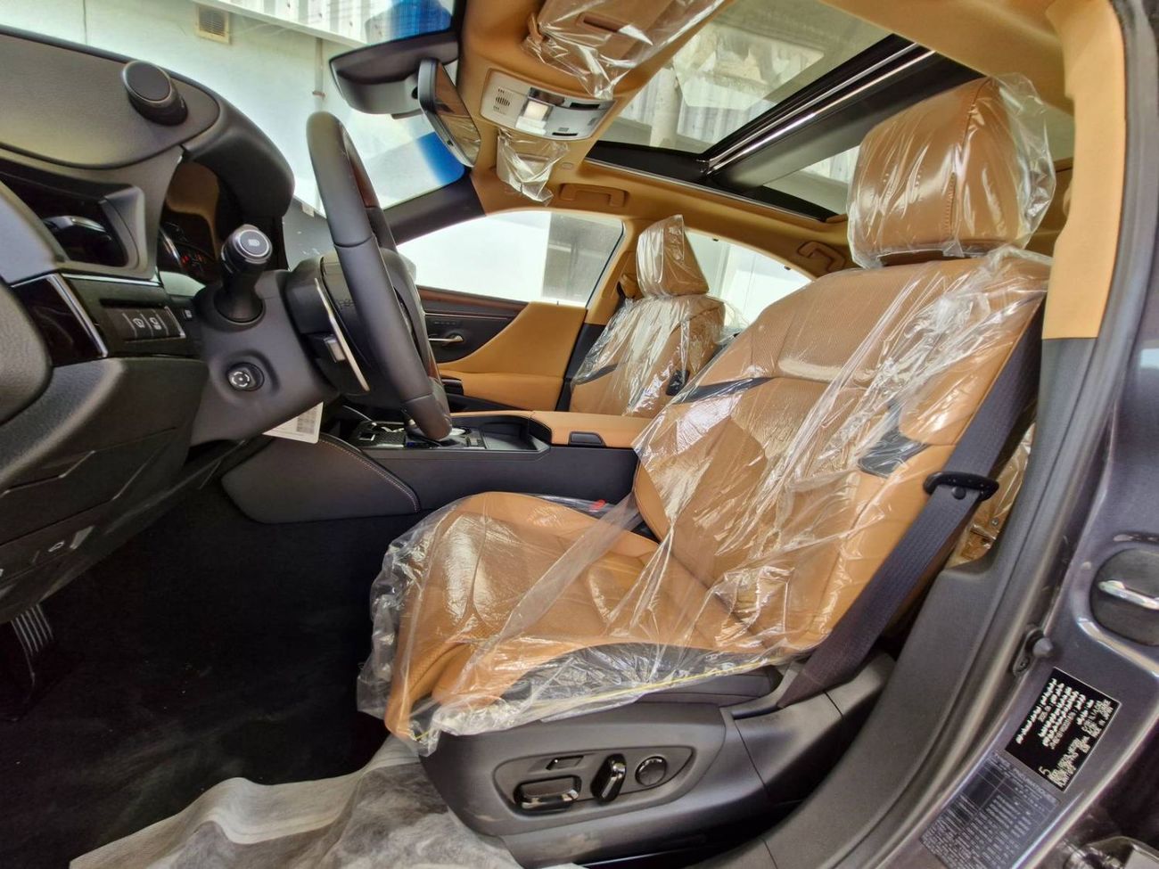 Lexus ES350 2025 LEXUS ES350 3.5L ULTRA LUXURY + RADAR GCC BRAND NEW 0KM (ONLY FOR EXPORT)