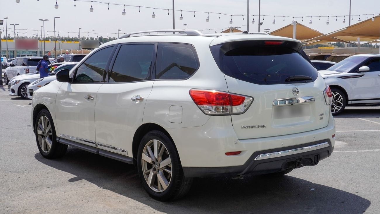 Nissan Pathfinder SV