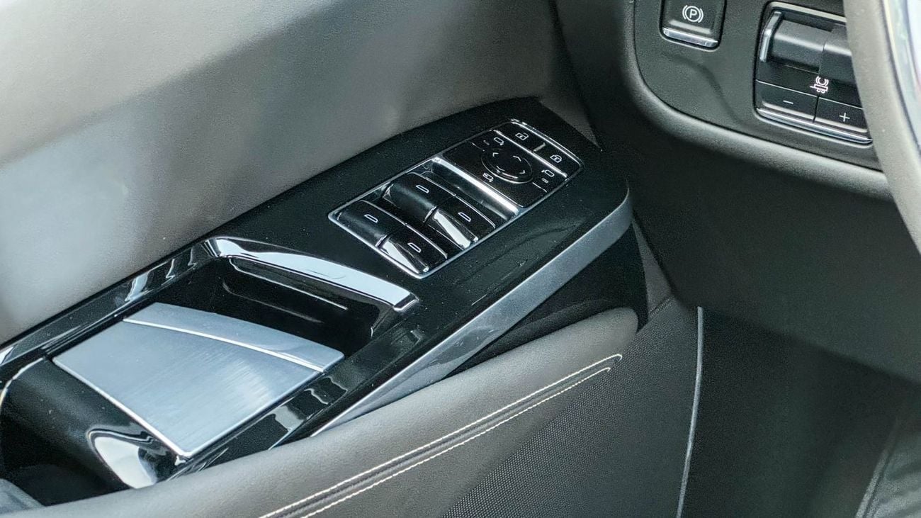 Cadillac Escalade Sport Platinum 6.2L 4WD Sport Platinum 2025 Brand New American Specs 6.2L V8