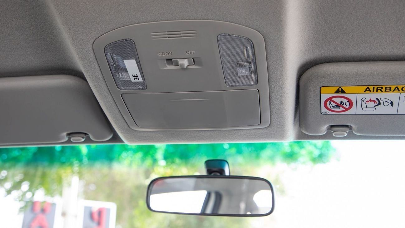 تويوتا هيلوكس DLX 2.4L DOUBLE CAB BASIC A/T