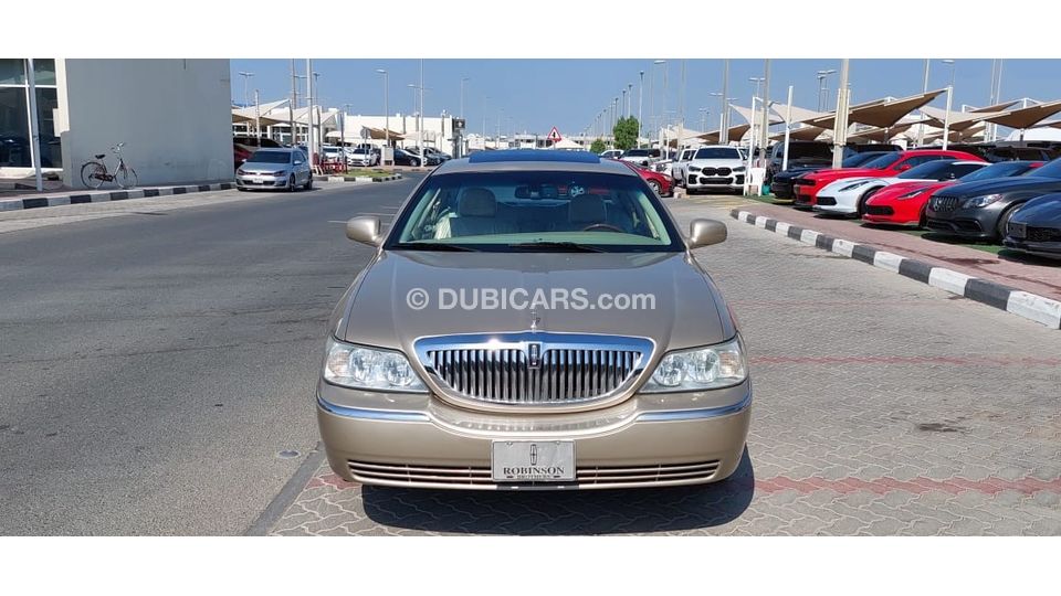 Used Lincoln Town Car very clean car 2007 for sale in Dubai 795880