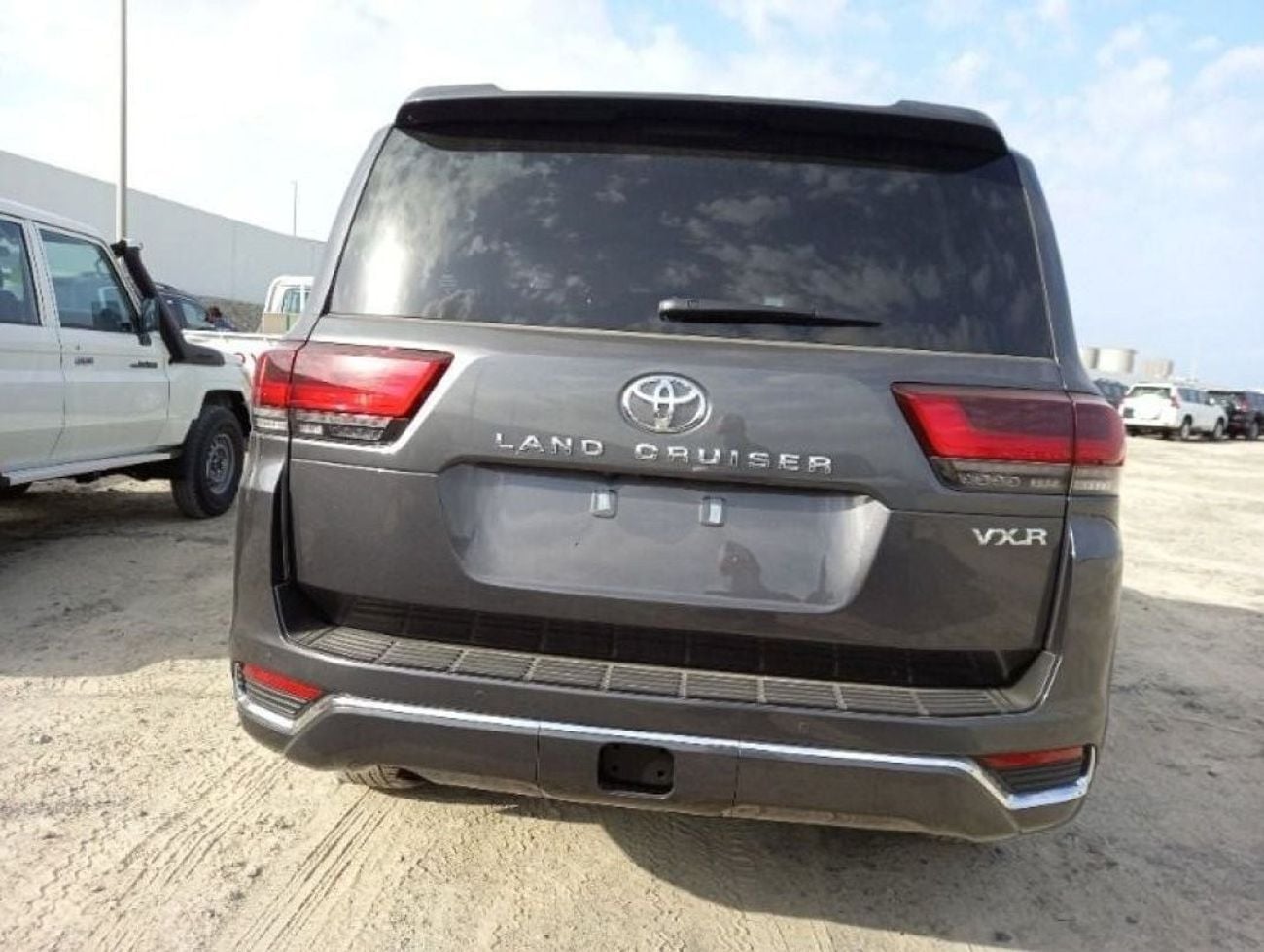 Toyota Land Cruiser VXR LAND CRUISER VX-R 3.5L V6 PETROL | RHD |AVAILABLE COLOR GRAY & SILVER| 03 YEARS WARRANTY