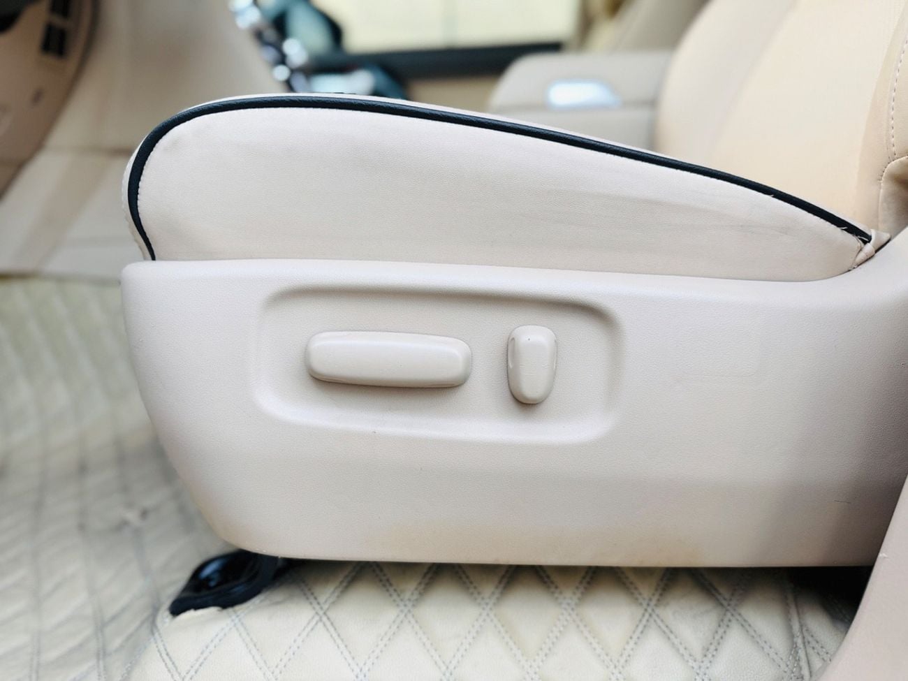 Toyota Land Cruiser GXR+ 4.0L