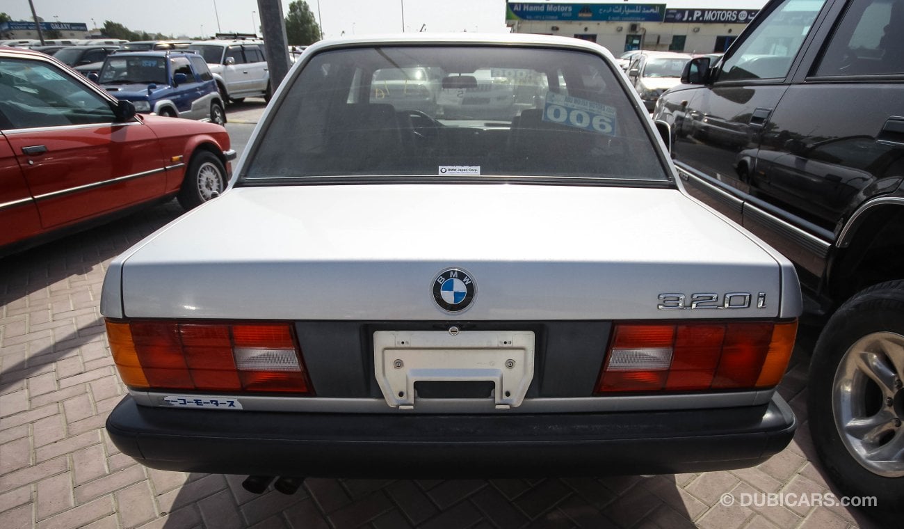 BMW 320i i