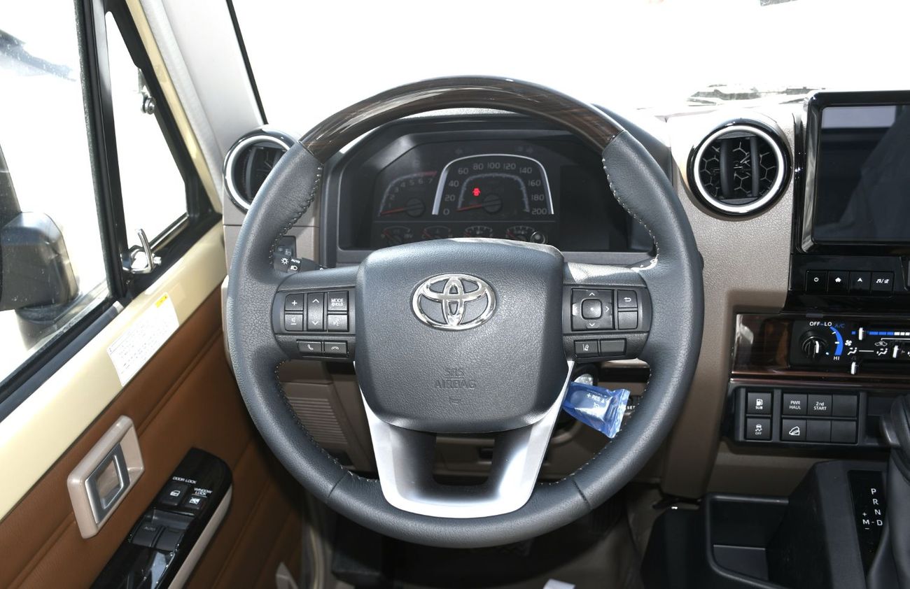 Toyota Land Cruiser Pick Up 79 series 4.0L Automatic with Diff lock