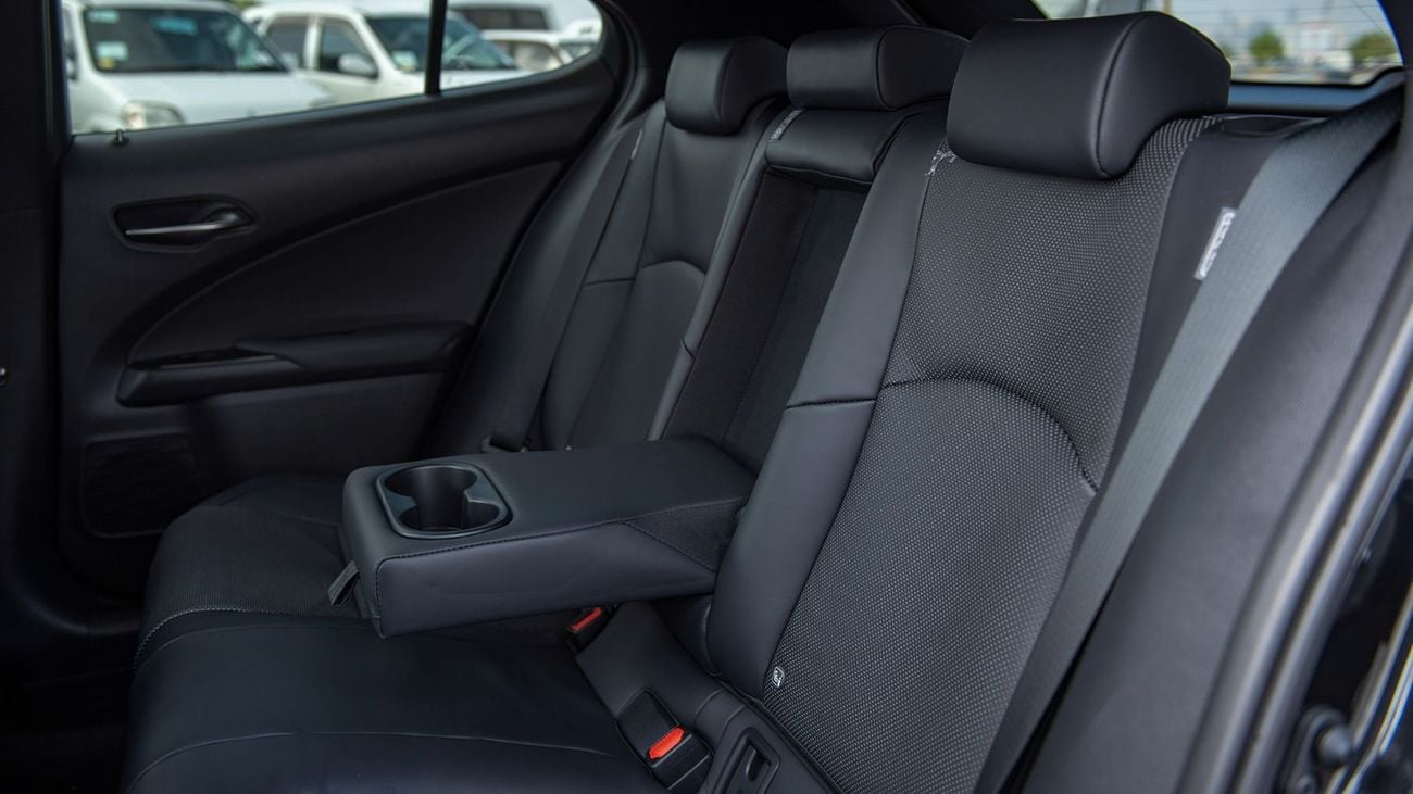 Lexus UX250h STD (NON GCC) LEXUS UX250H | 2-YEAR WARRANTY + SERVICE AVAILABLE | IN-HOUSE FINANCING | 0% DOWNPAYME