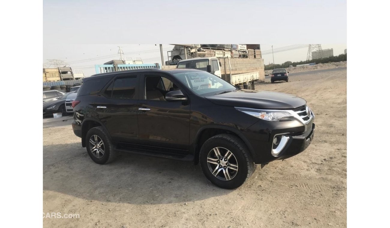 Toyota Fortuner DIESEL 2.8 L AUTOMATIC  YEAR 2018 RIGHT HAND DRIVE (EXPORT ONLY)