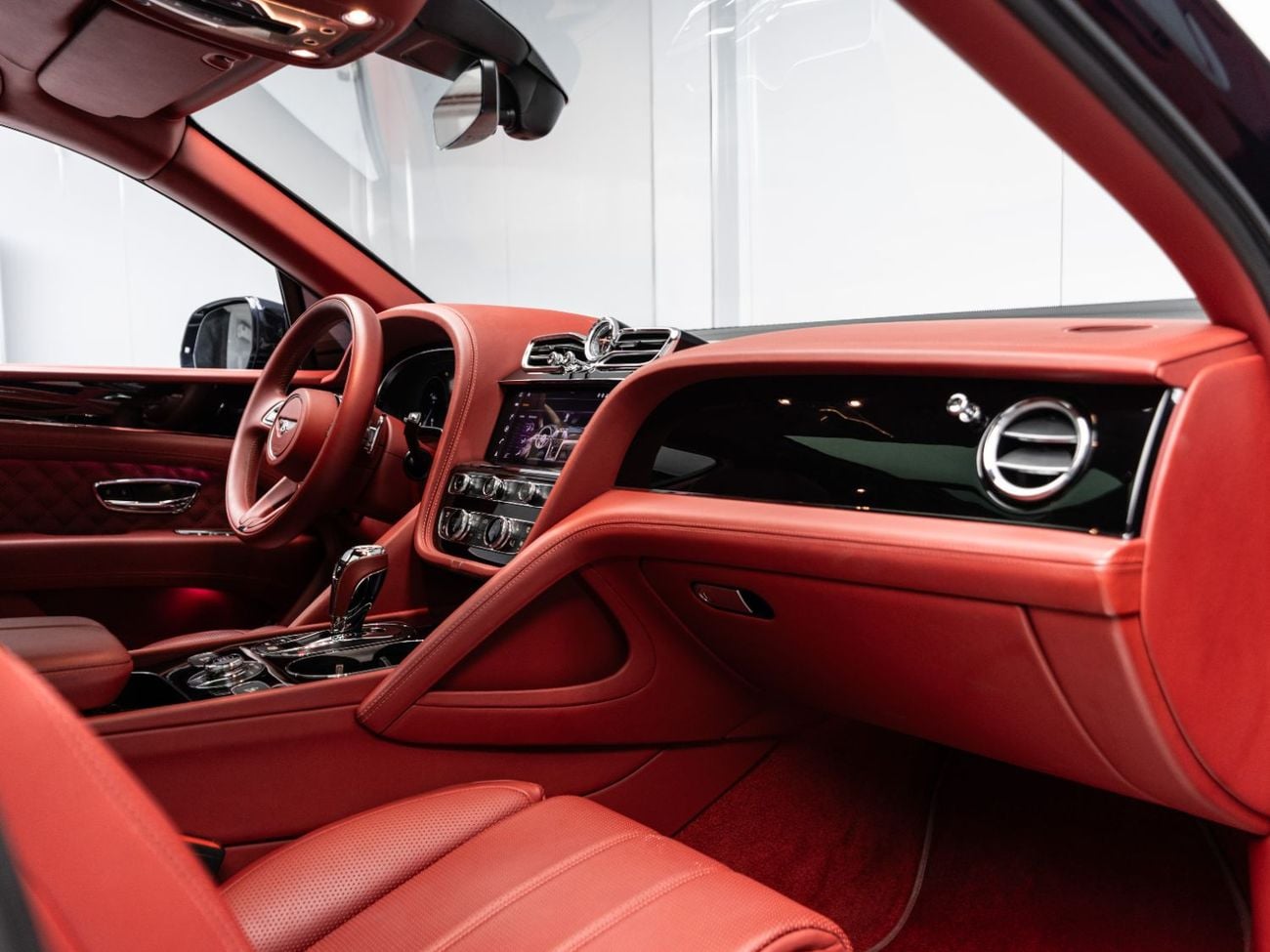 Bentley Bentayga STD BUY NOW, PAY 2027 | THE BLACKLINE STANDARD | 1 Year Blackline Warranty, Low KMs