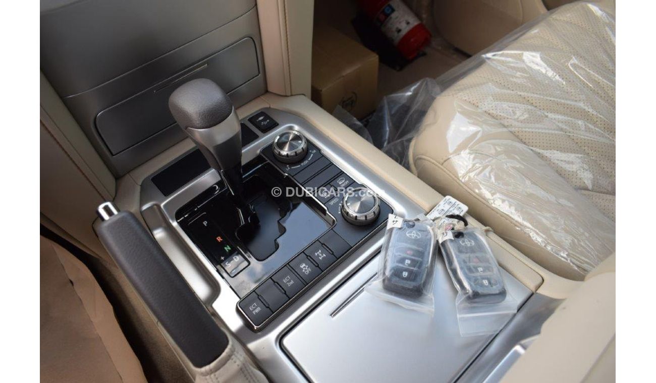 تويوتا لاند كروزر 200 GX-R V8 4.5L Diesel AT Black Edition