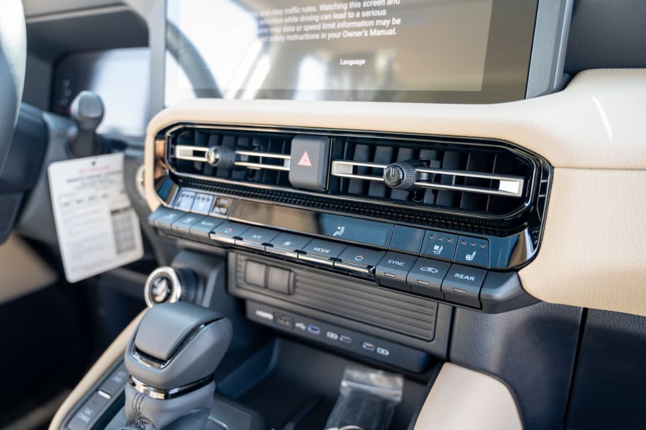 تويوتا برادو 2.4L Turbocharged | 4 Cylinder | Automatic | 7 Seater