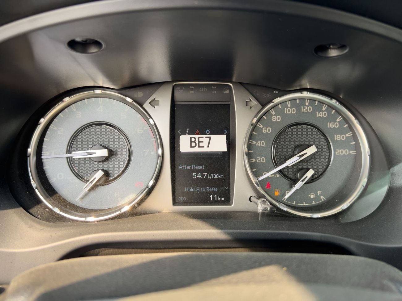 Toyota Hilux EXPORT ONLY - Hilux GL 2.4L 4x4 Without Differential Lock