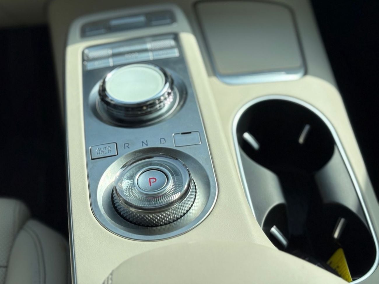 Genesis GV70 PREMIUM AED 2,240 P.M | 0% DOWN PAYMENT | GENESIS GV70 2.5T AWD | 2.5L TURBO – 304 HP | 2025