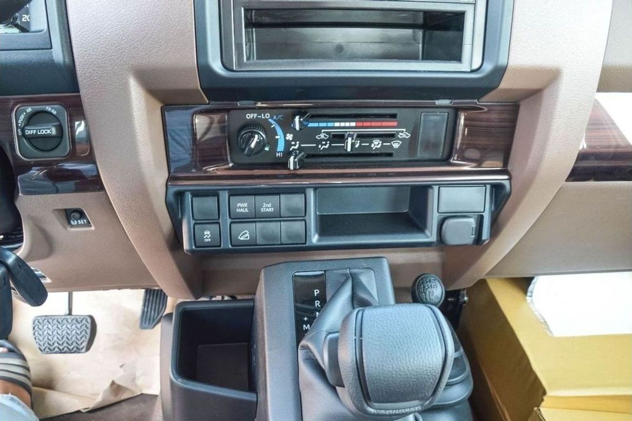 تويوتا لاند كروزر بيك آب TOYOTA LAND CRUISER 79 4.0L AT DC 4WD PICKUP 2025