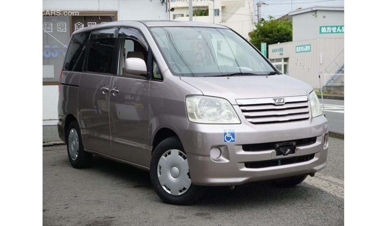 Toyota Noah AZR60G