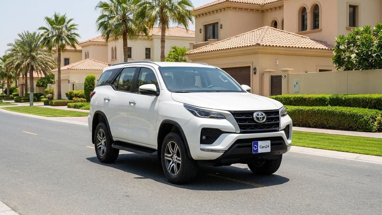 Toyota Fortuner EXR — фото 1