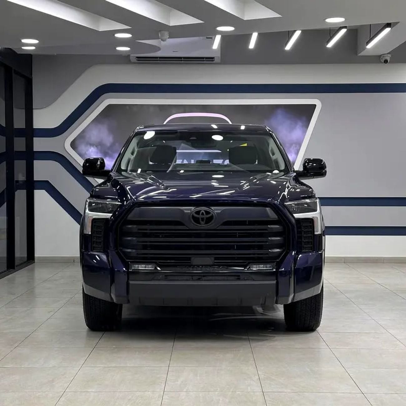 تويوتا تاندرا Crewmax Limited 5.7L Limited