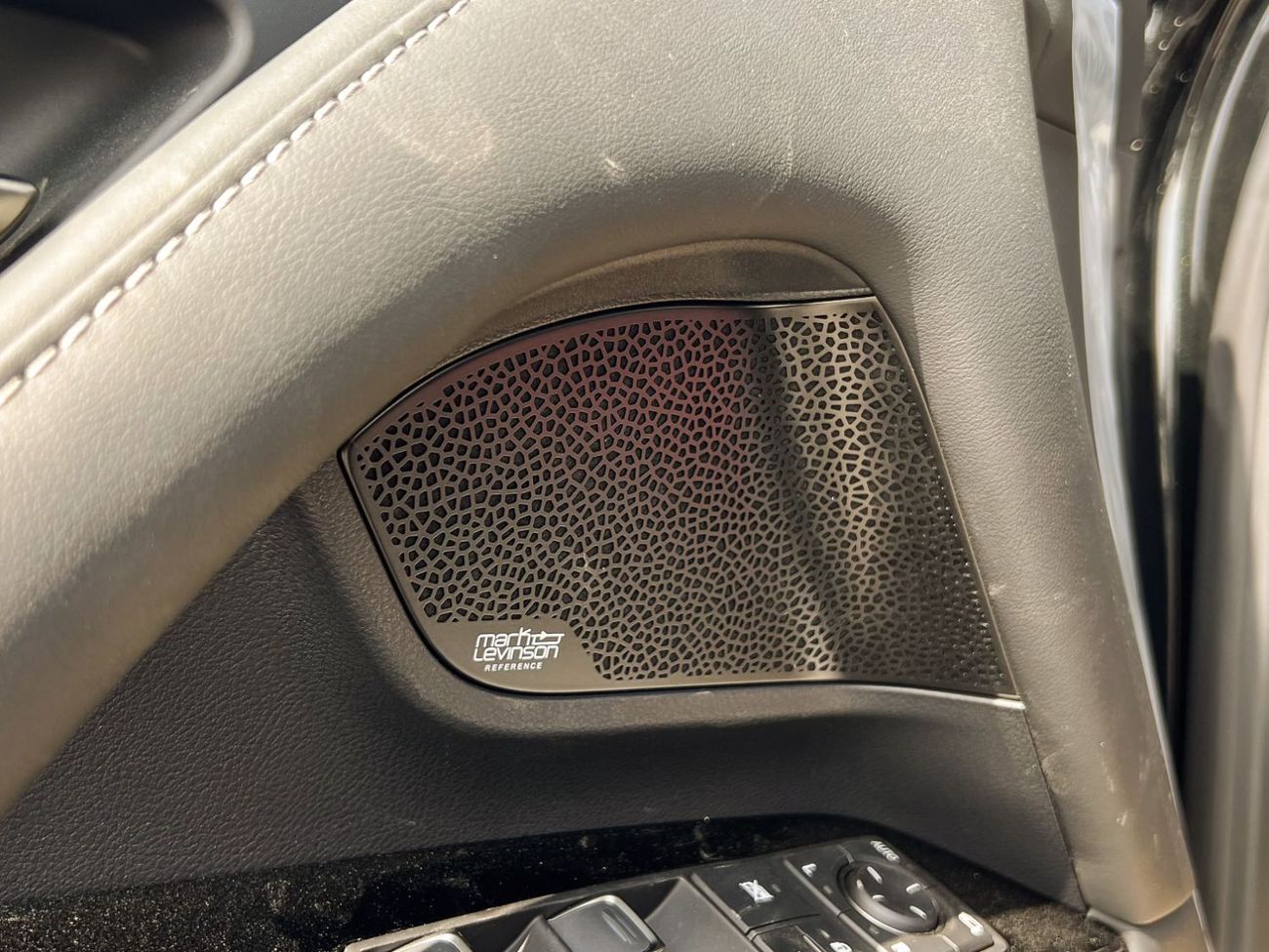 لكزس LX 600 EXPORT ONLY - LEXUS LX600 3.5L TURBOSPORT