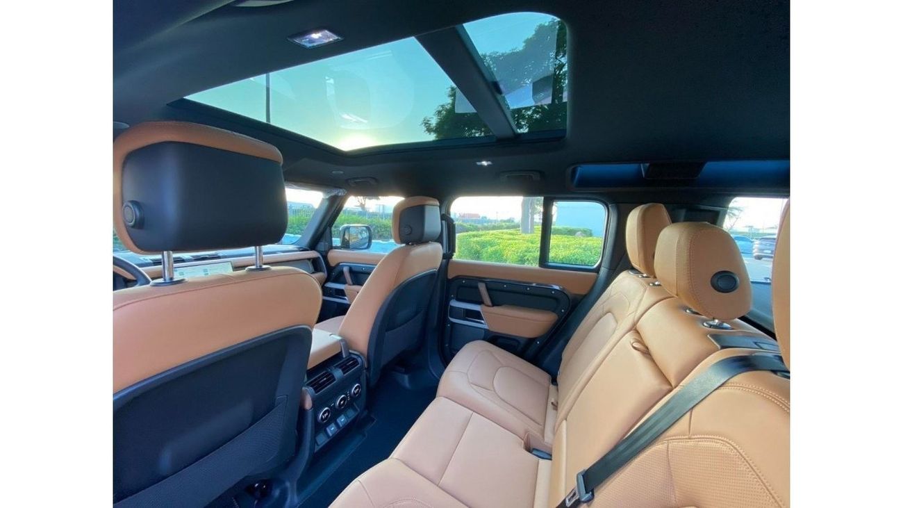 Land Rover Defender GCC SPEC UNDER WARRANTY AND SERVICE