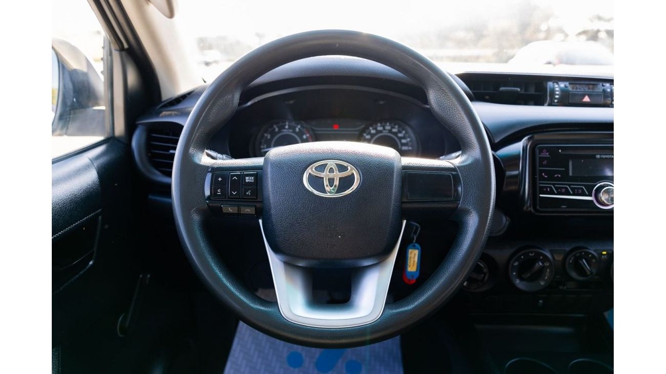 Toyota Hilux GL 2018 / 2.7L 4x4 A/T Petrol Engine | GCC Specs | Low Mileage | Best Price in the Market