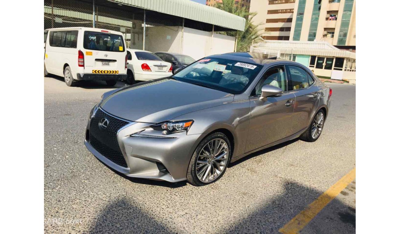 Lexus IS250 full options very good condition