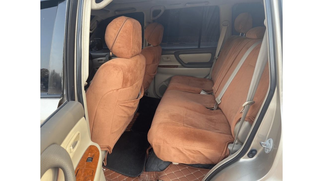 Toyota Land Cruiser TOYOTA LAND CRUISER 2006 GCC V6. 3,5  Excellent Condition   * CAR IN VERY GOOD CONDITION, BUY AND DR