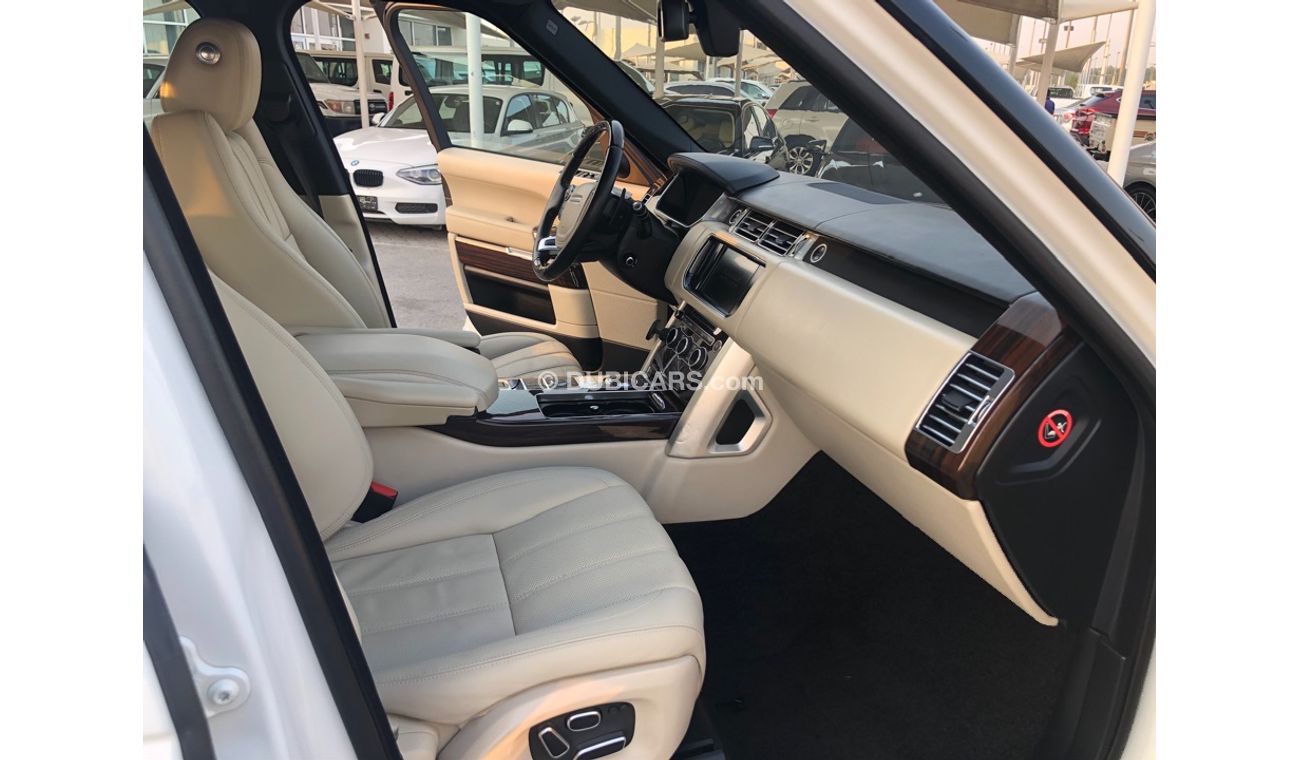 Land Rover Range Rover Rang ROVER VOUGE SUPER CHARGE MODEL 2013 GCC car prefect condition full option