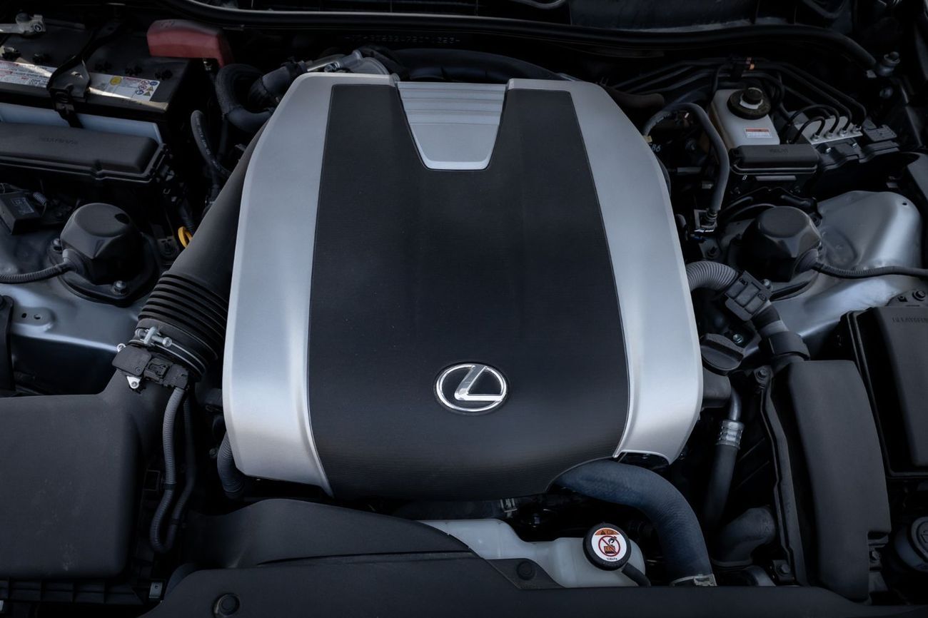 لكزس IS 350 F Sport