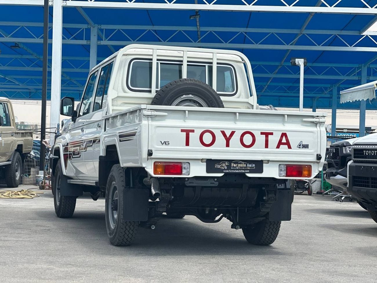 تويوتا لاند كروزر بيك آب LC79 دبل كابينة 4.0 لتر PTR ناقل حركة يدوي // 2025 // خيار قياسي مع نوافذ كهربائية // عرض خاص // من