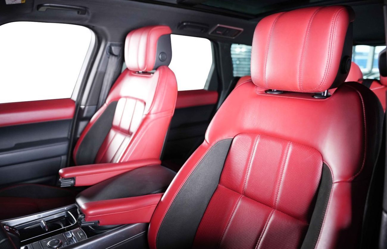 لاند روفر رينج روفر سبورت HSE Dynamic 3.0L 2019 - RANGE ROVER SPORT HSE DYNAMIC - GCC - IMMACULATE CAR