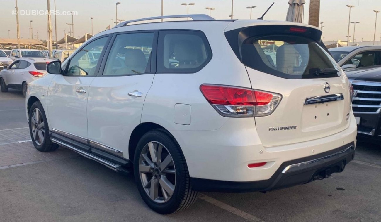 نيسان باثفايندر GCC Full option one owner drive