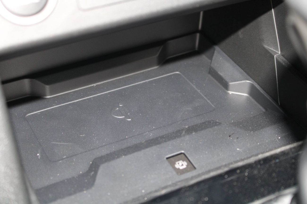 Mitsubishi L200 MITSUBISHI L200 2.4L DIESEL DOUBLE CABIN 4 X 4 SPORTERO AUTO