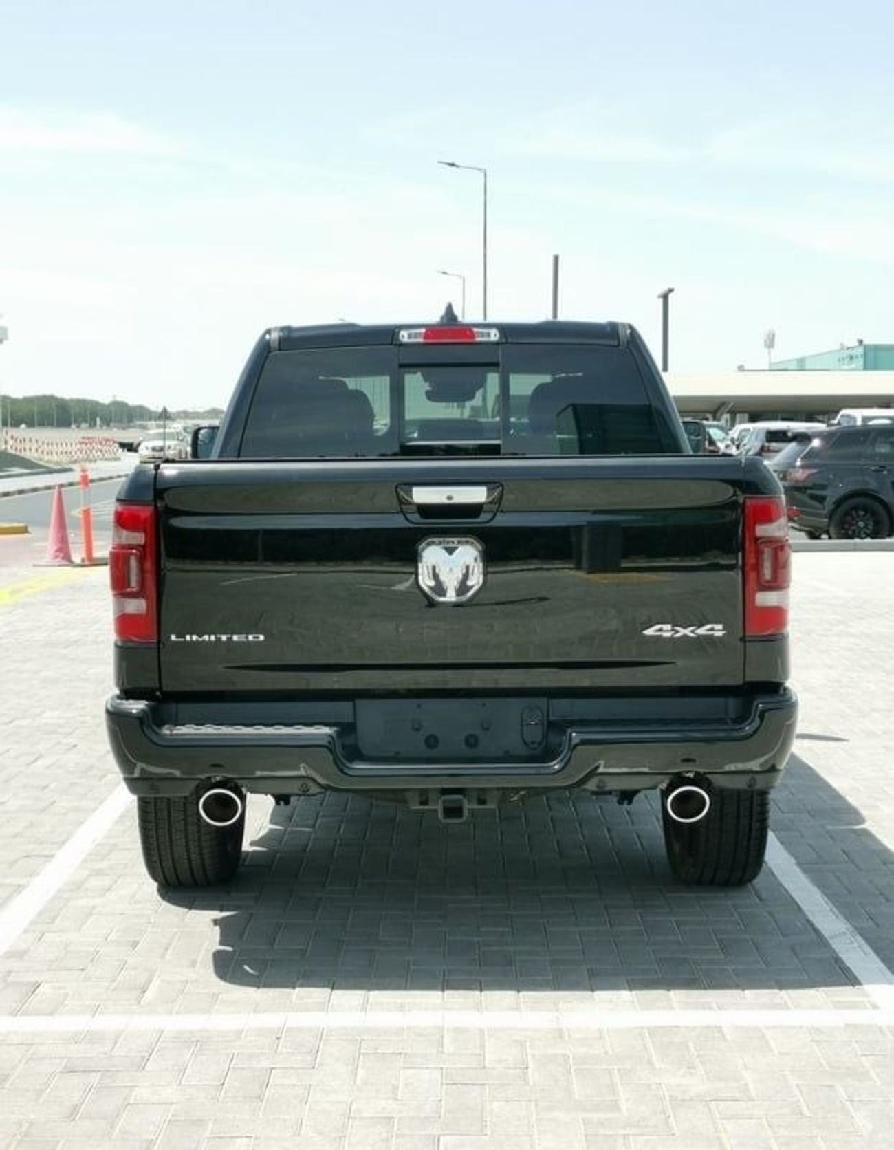 RAM 1500 DODGE RAM LIMITED- 2022- BLACK