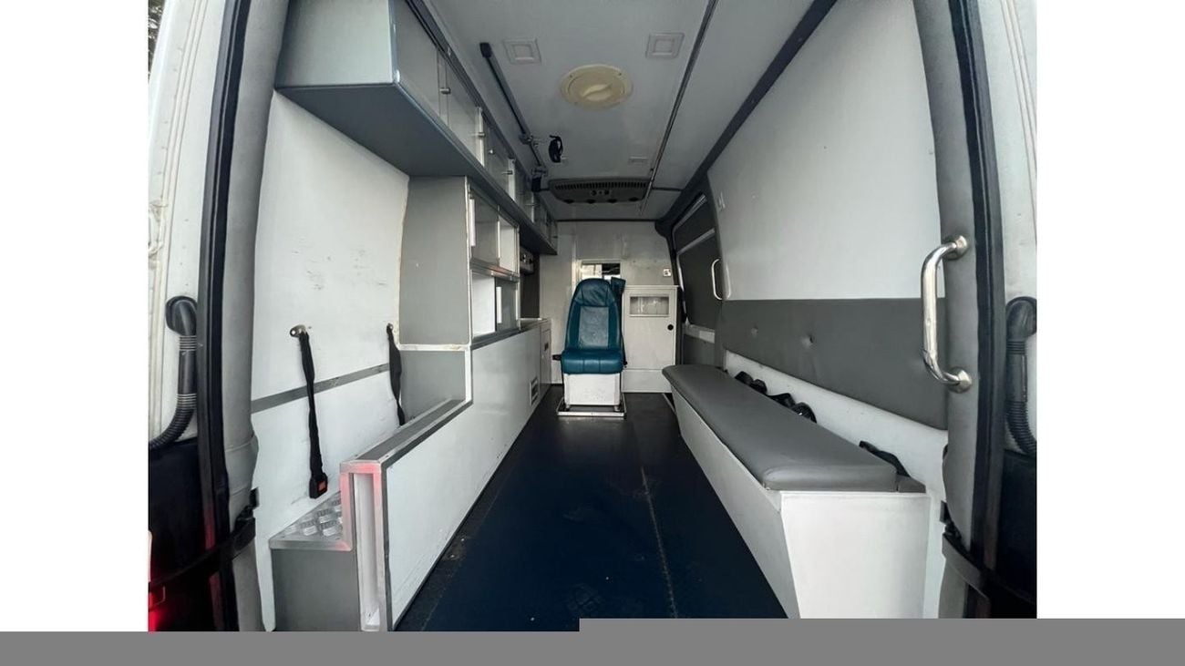 مرسيدس بنز سبرينتر MERCEDES BENZ SPRINTER 2013 GCC AMBULANCE IN PERFECT CONDITIONS