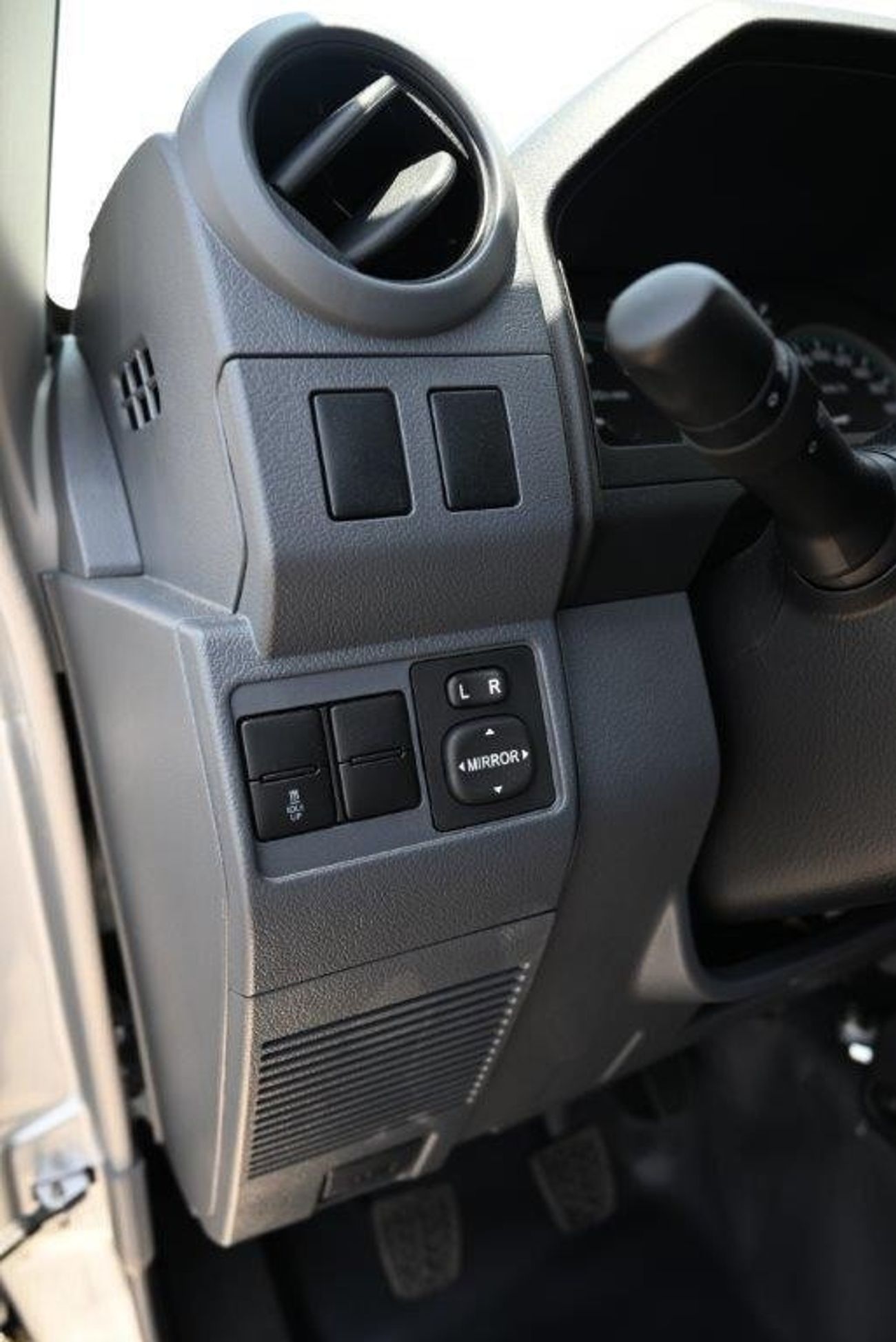 Toyota Land Cruiser Pick Up Double Cab V8 4.5L Diesel MT with Front / Rear Diff Lock, Black Wheels, Winch