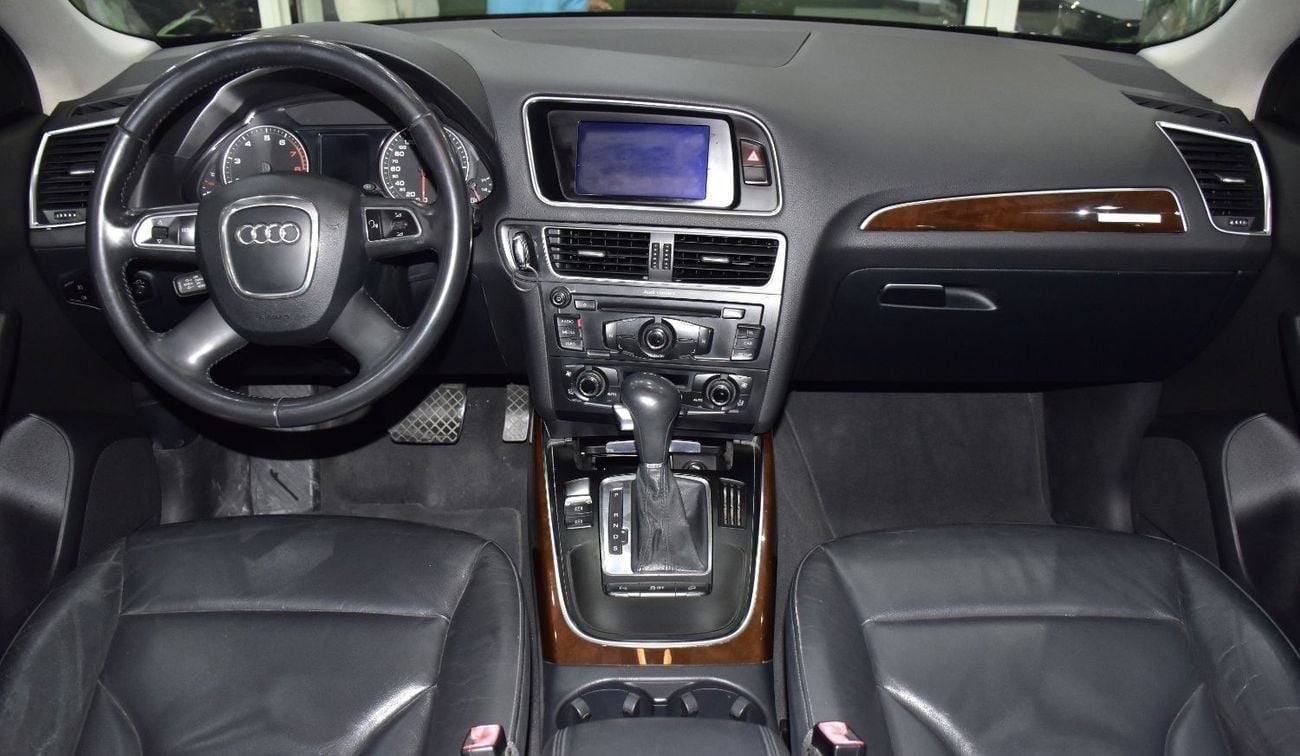 أودي Q5 EXCELLENT DEAL for our Audi Q5 ( 2012 Model ) in Black Color GCC Specs