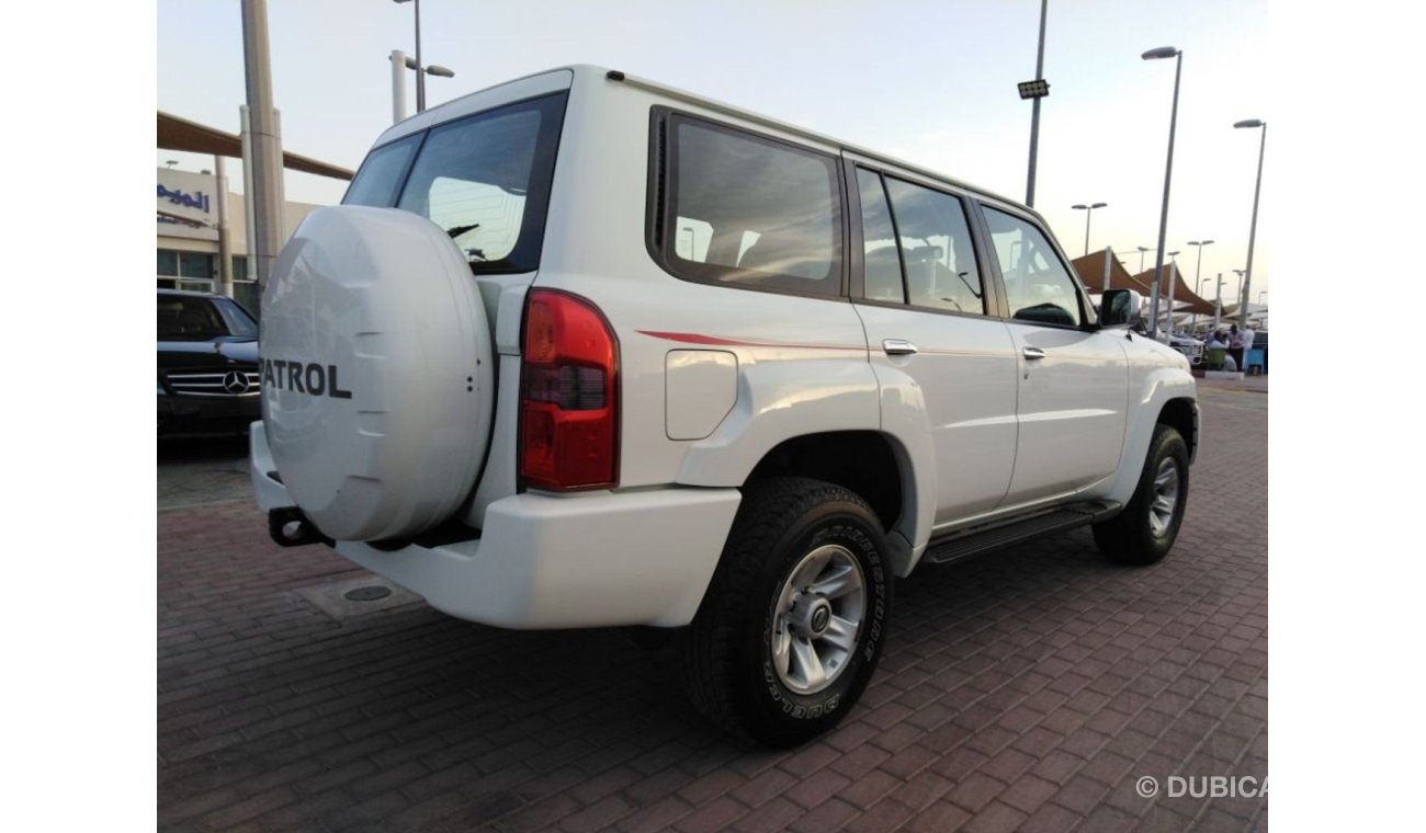 Nissan Patrol Nissan patrol 2009 safari orginal pint free accedant for sale