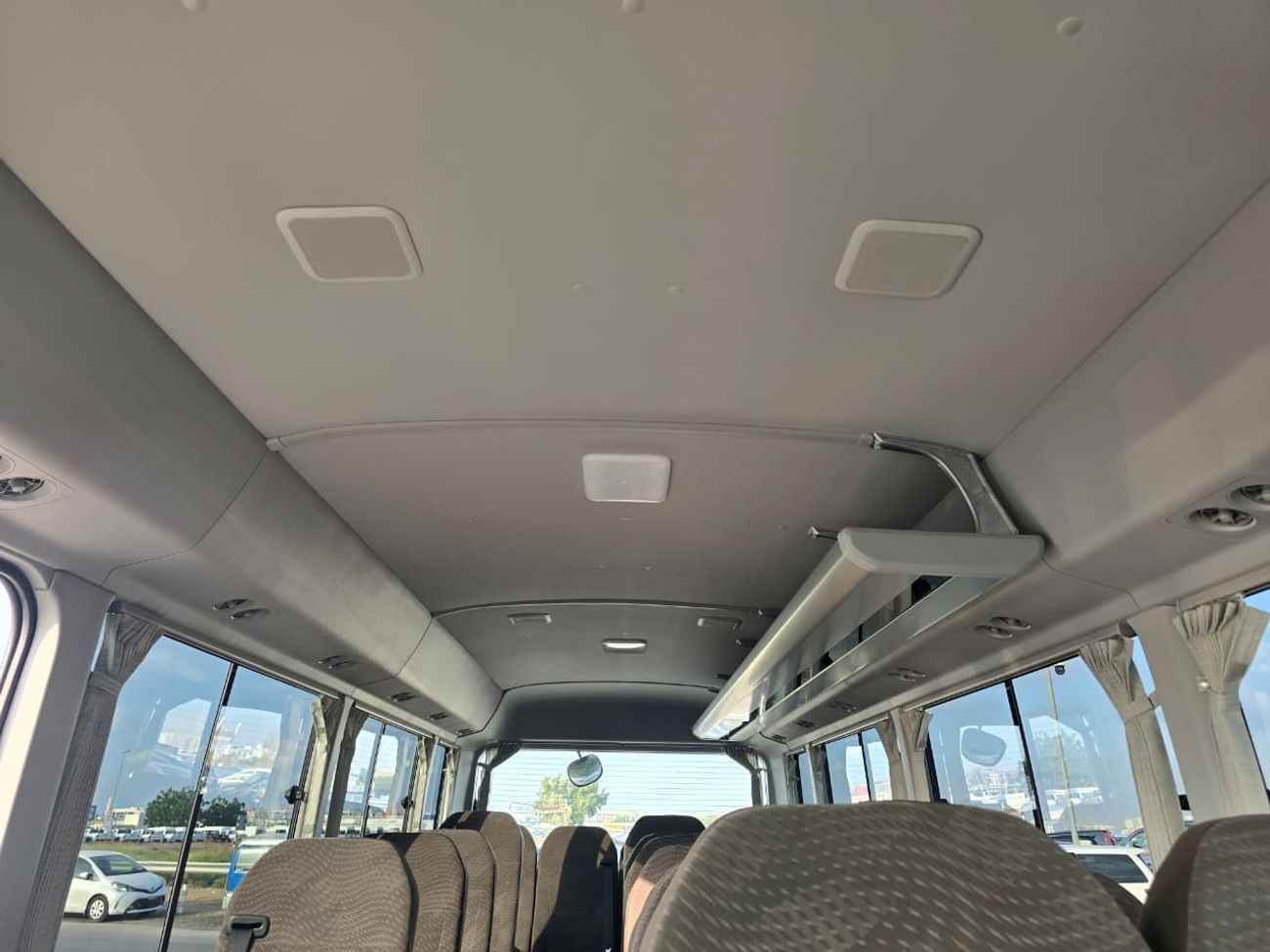 Toyota Coaster coaster 4.2l 23 SEATS