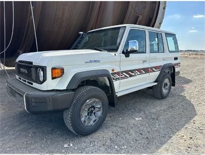 Toyota Land Cruiser 70 4.0 MANUAL