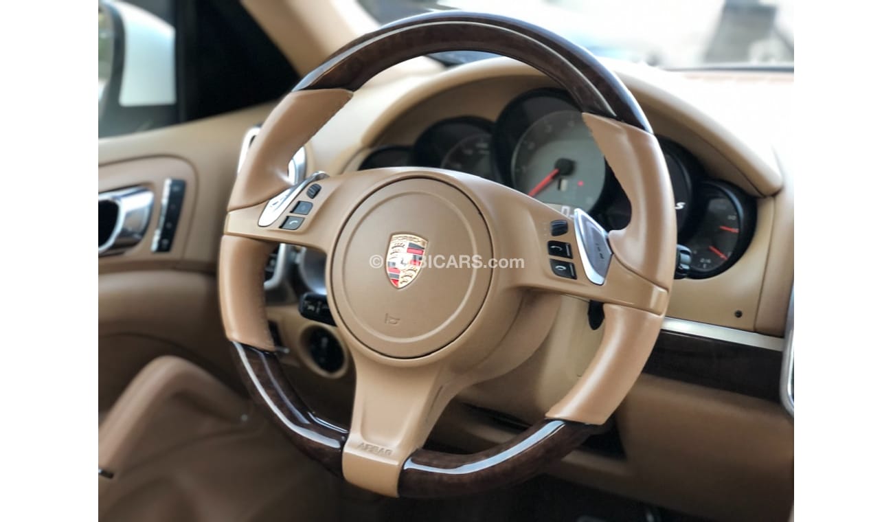Porsche Cayenne PORSCHE CAYANNE S MODEL 2013 GCC car prefect condition full option panoramic roof leather seats back