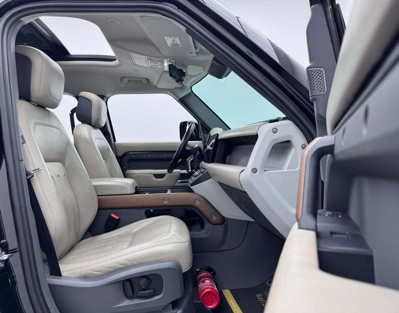 لاند روفر ديفندر 110 HSE P400 3.0L 2022 Land Rover Defender 110 P400 HSE, Oct / 2026 Range Rover Warranty, GCC