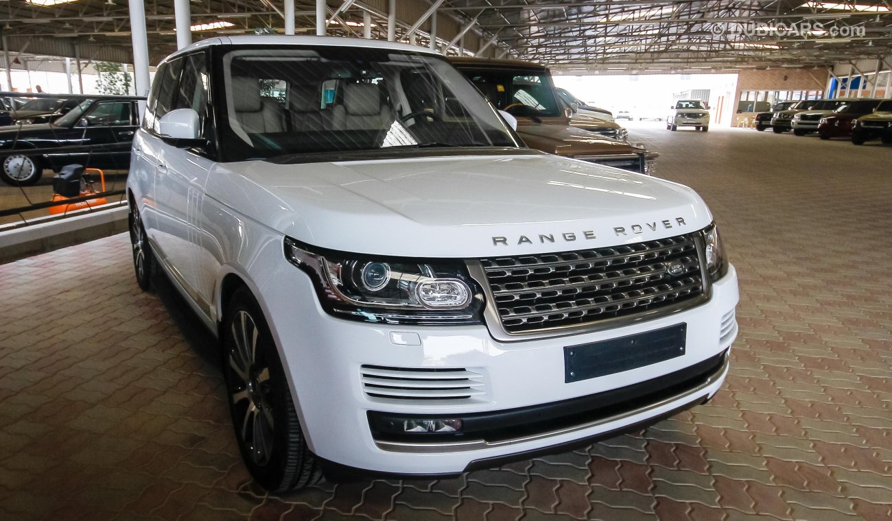 Land Rover Range Rover Vogue HSE With Supercharged Badge