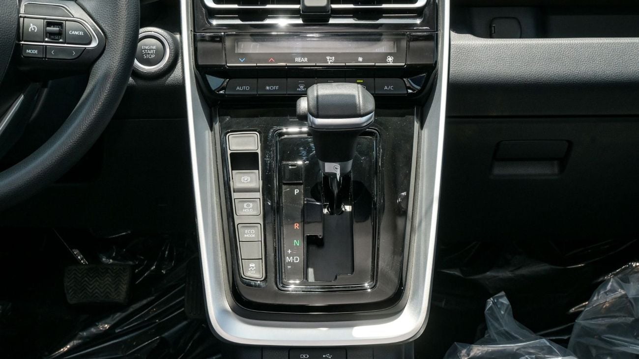 تويوتا إينوفا 2.0L, Petrol, 2024