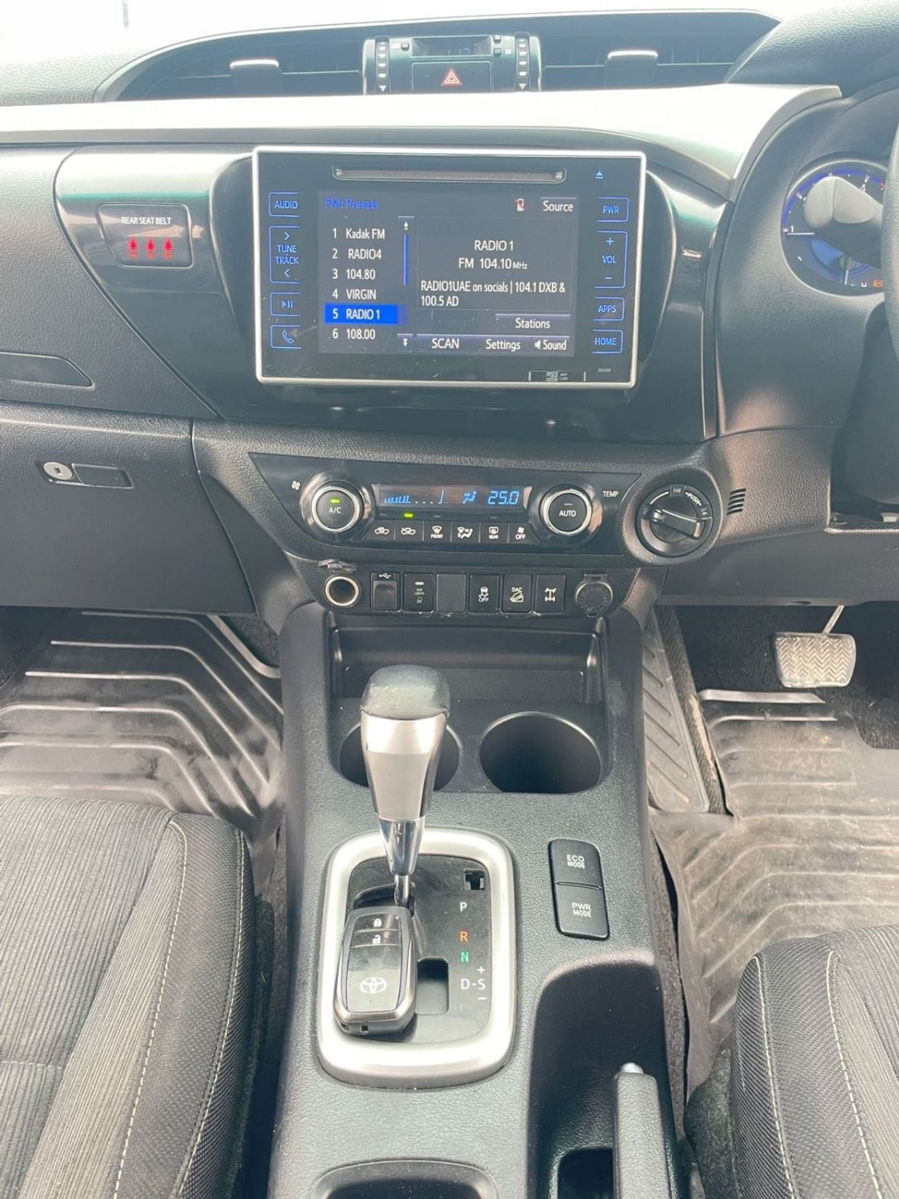 Toyota Hilux TOYOTA HILUX PICK UP SR5 YEAR 2017 (GREY ) 4WD AT DIESEL = RIGHT HAND